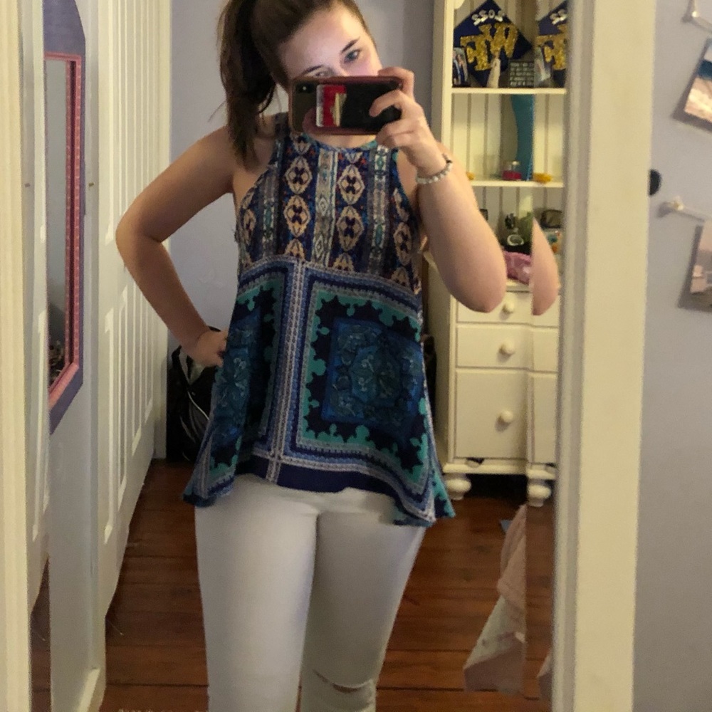 Patterned Flowy Sleeveless Top